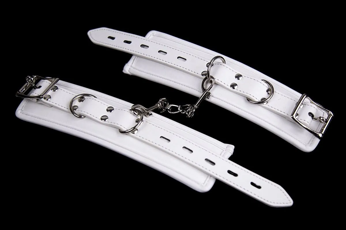 2465MQ      Padded Locking White Bondage Wrist Cuffs with Hardware Connection Chain