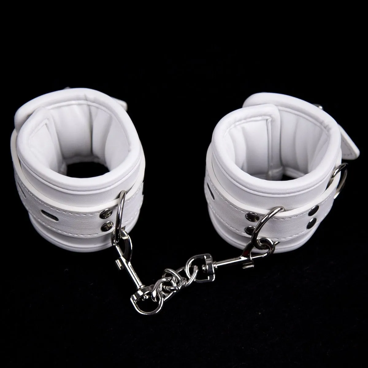 2465MQ      Padded Locking White Bondage Wrist Cuffs with Hardware Connection Chain