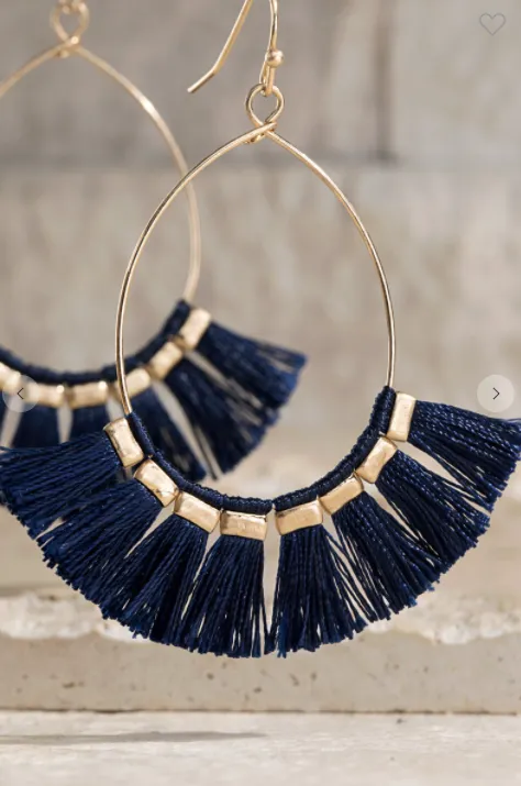 Just a Tassel Black Earrings