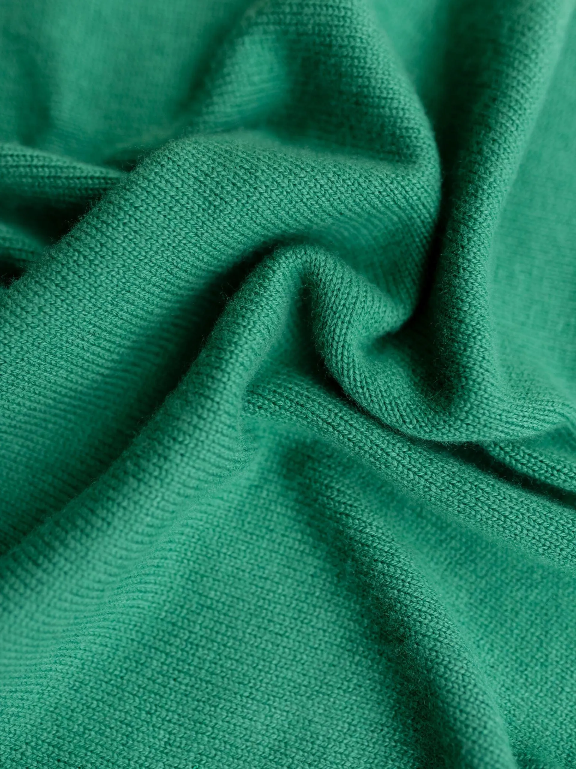 Merino triangle scarf in green