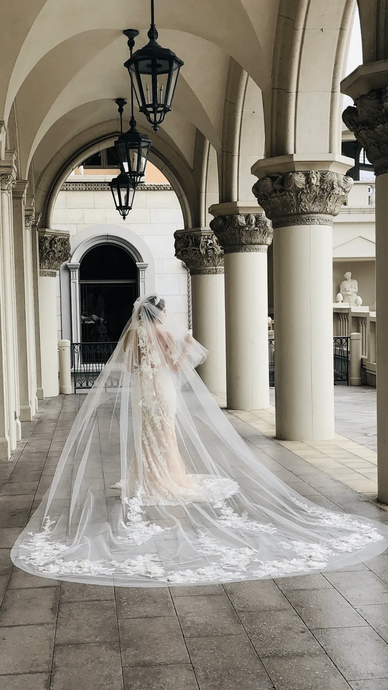 PERSEPHONE 3D Floral and Lace Cathedral Veil