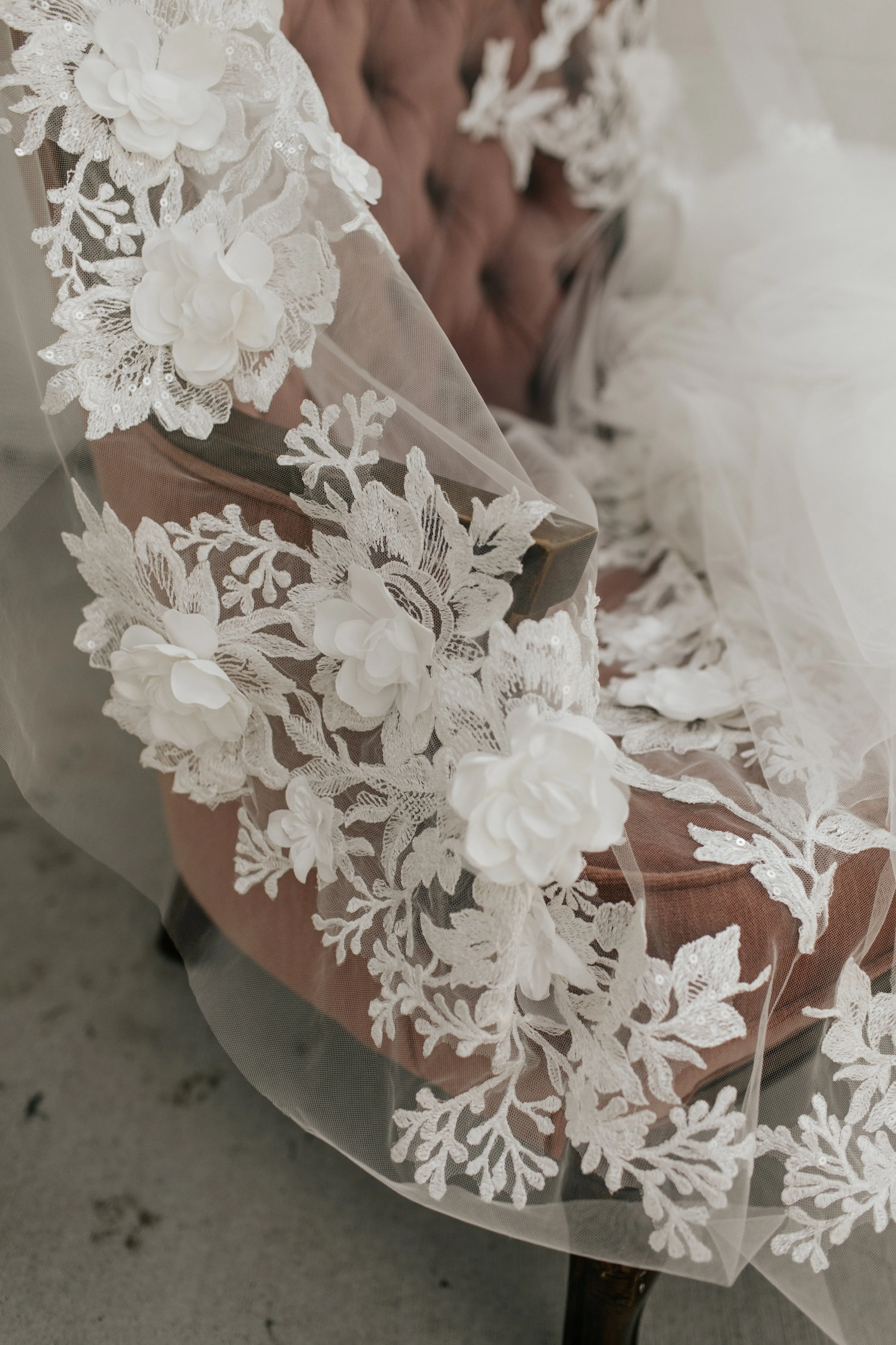 PERSEPHONE 3D Floral and Lace Cathedral Veil