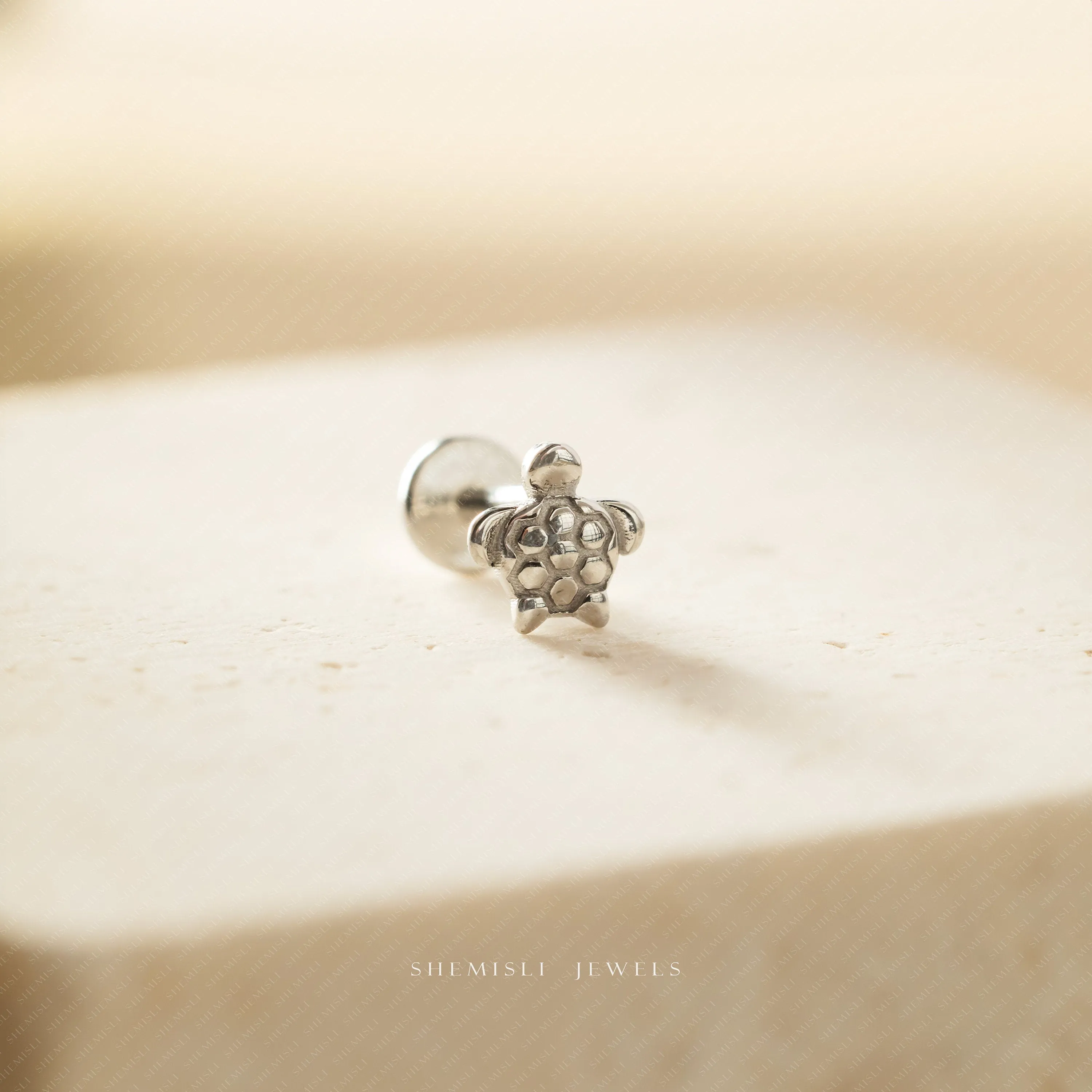 Super Tiny Sea Turtle Threadless Flat Back Nose Stud, 20,18,16ga, 5-10mm Unisex, Surgical Steel SHEMISLI SS924