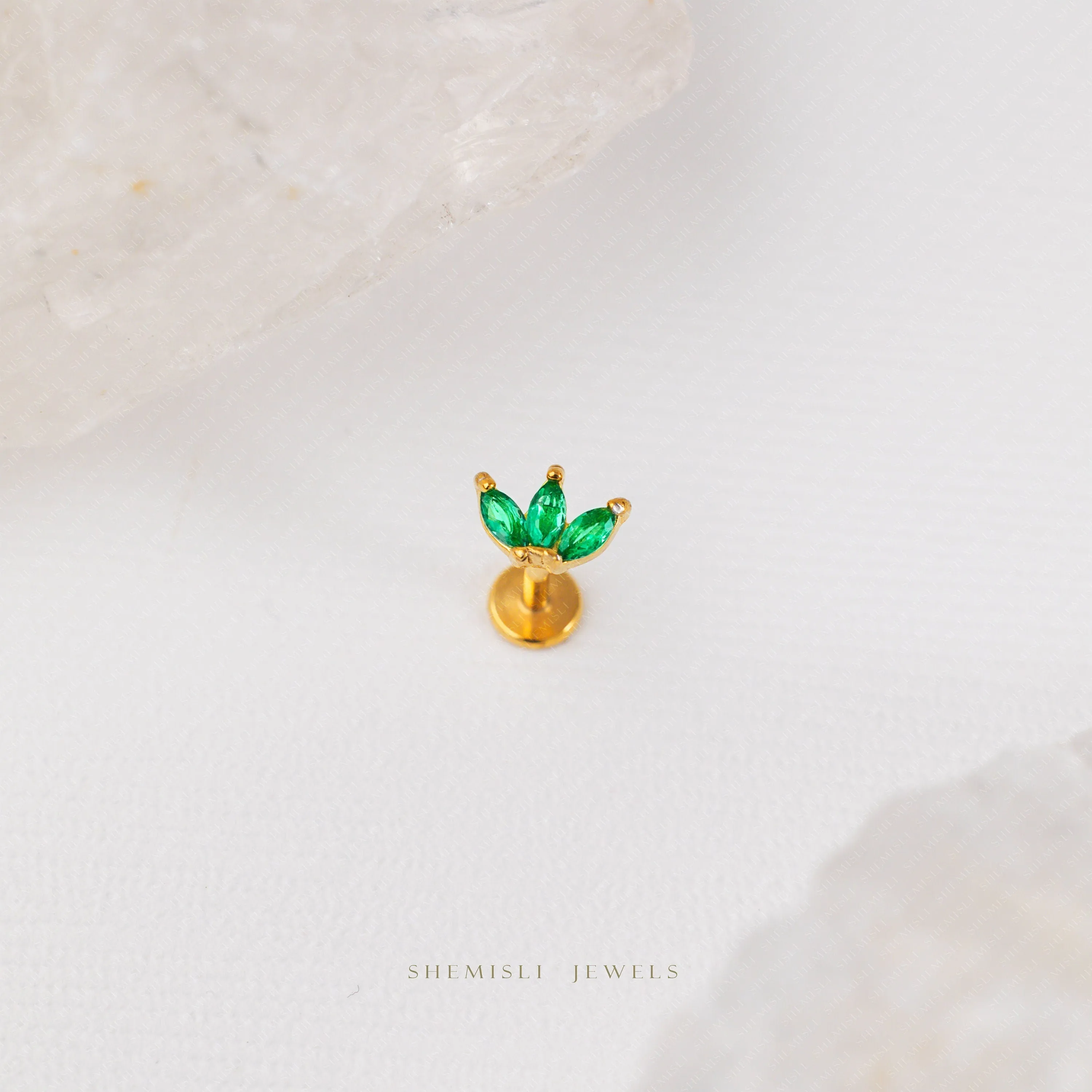 Tiny 3 Leaf Emerald Threadless Flat Back Nose Stud, 20,18,16ga, 5-10mm, Unisex, Surgical Steel, SHEMISLI SS550