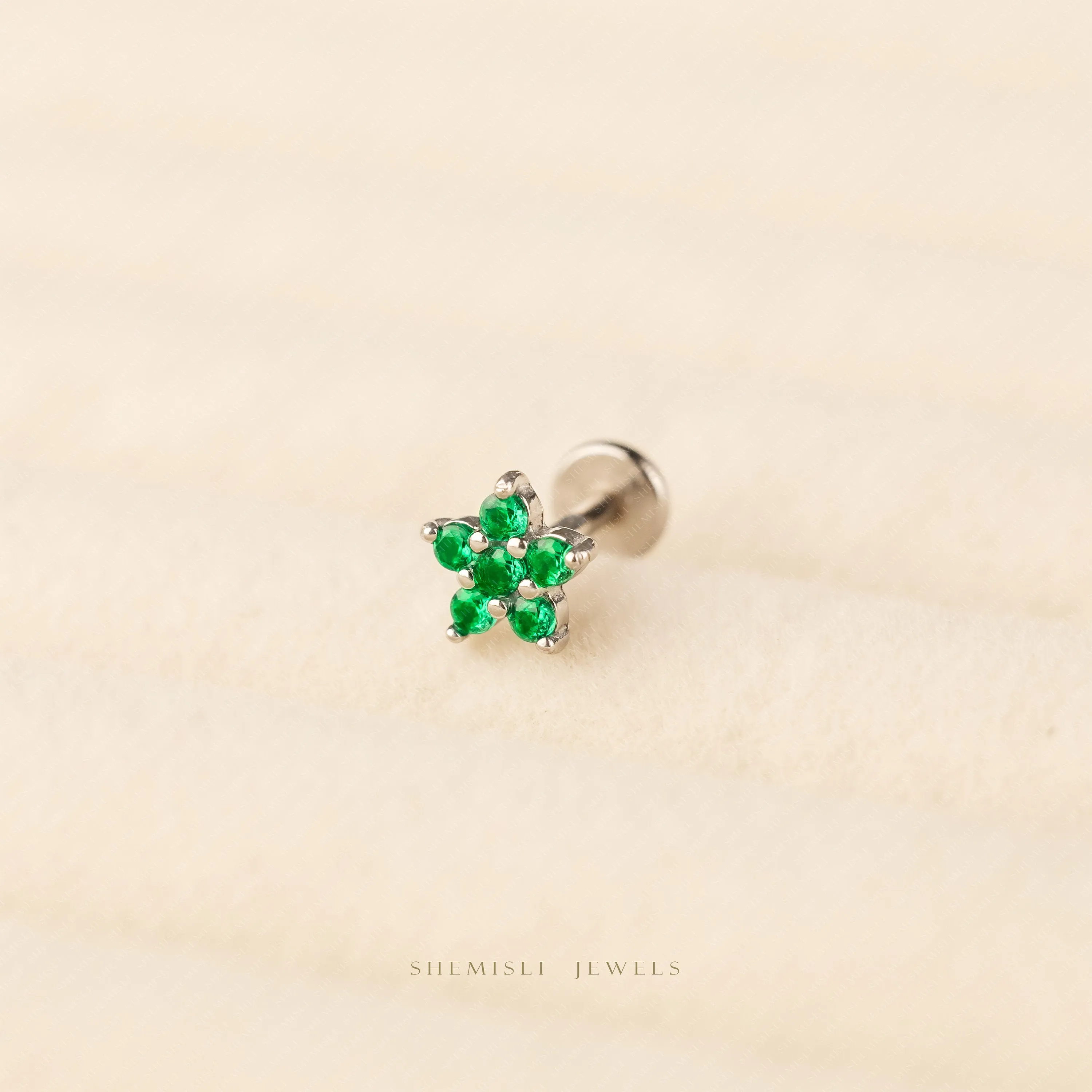 Tiny 5 Petal Flower with Emerald Stones, Threadless Flat Back Nose Stud, 20,18,16ga, 5-10mm Unisex, Surgical Steel SHEMISLI SS572