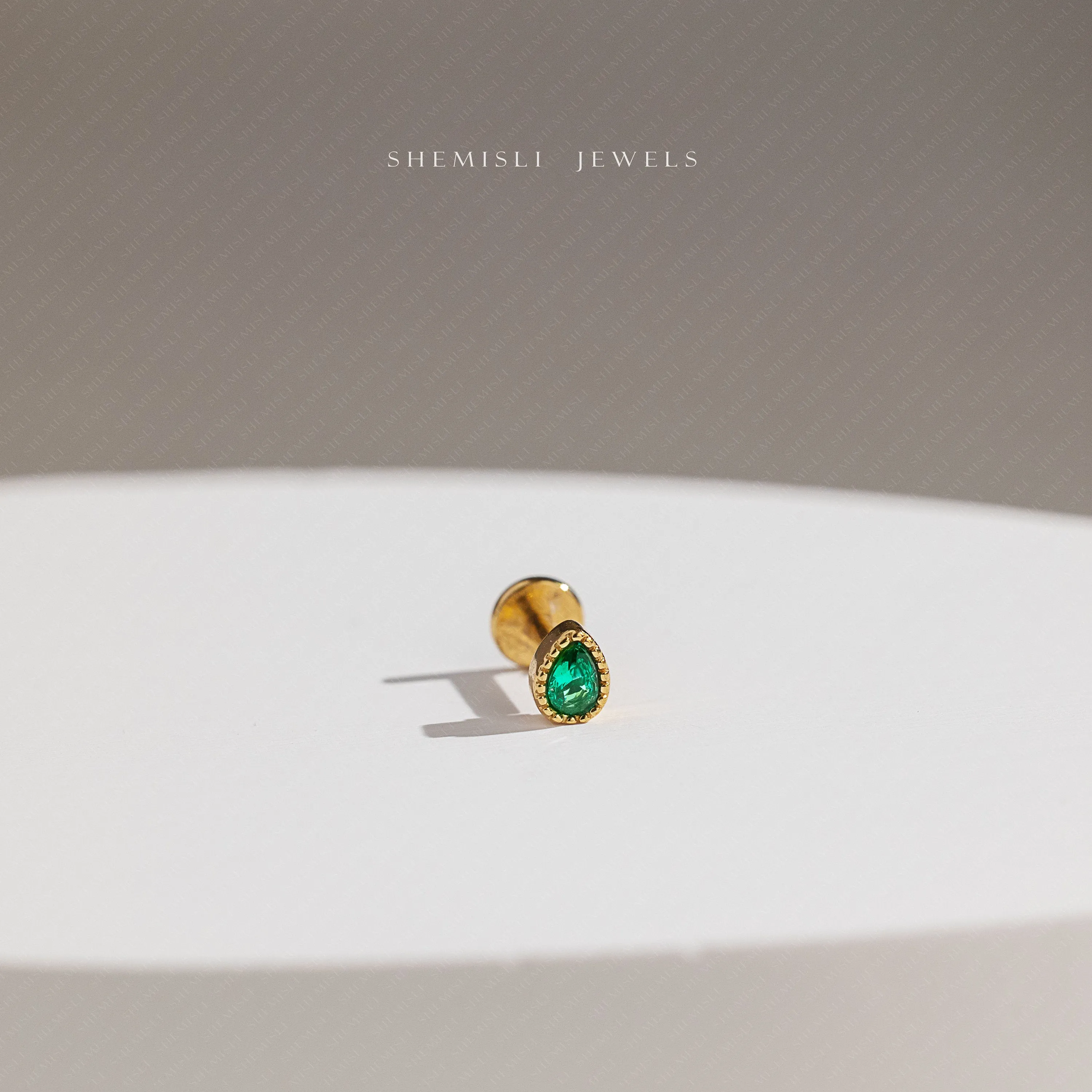 Tiny Teardrop Emerald Threadless Flat Back Nose Stud, 20,18,16ga, 5-10mm Surgical Steel SHEMISLI SS595